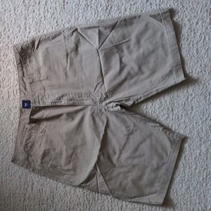 Gap khaki shorts/ Mens